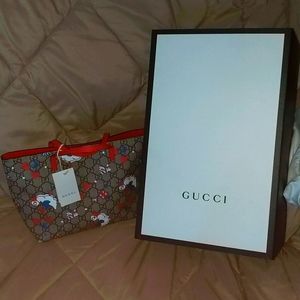 Women's gucci handbag